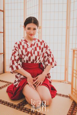 美女用震震蛋床叫